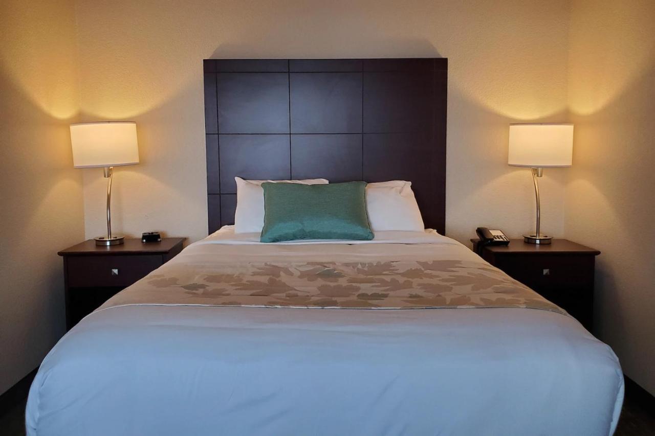 Cobblestone - Hotel Oshkosh